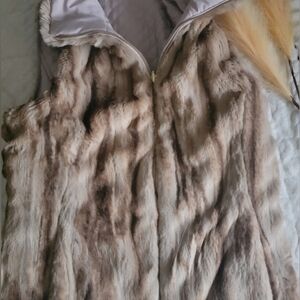 Calvin Klein Quilted Vest in Beige & FUR